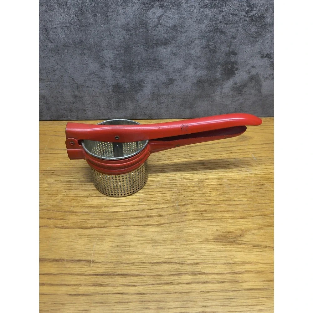Vintage Potato Ricer Juicer Press Red‎ Metal Handle Retro Kitchen 
